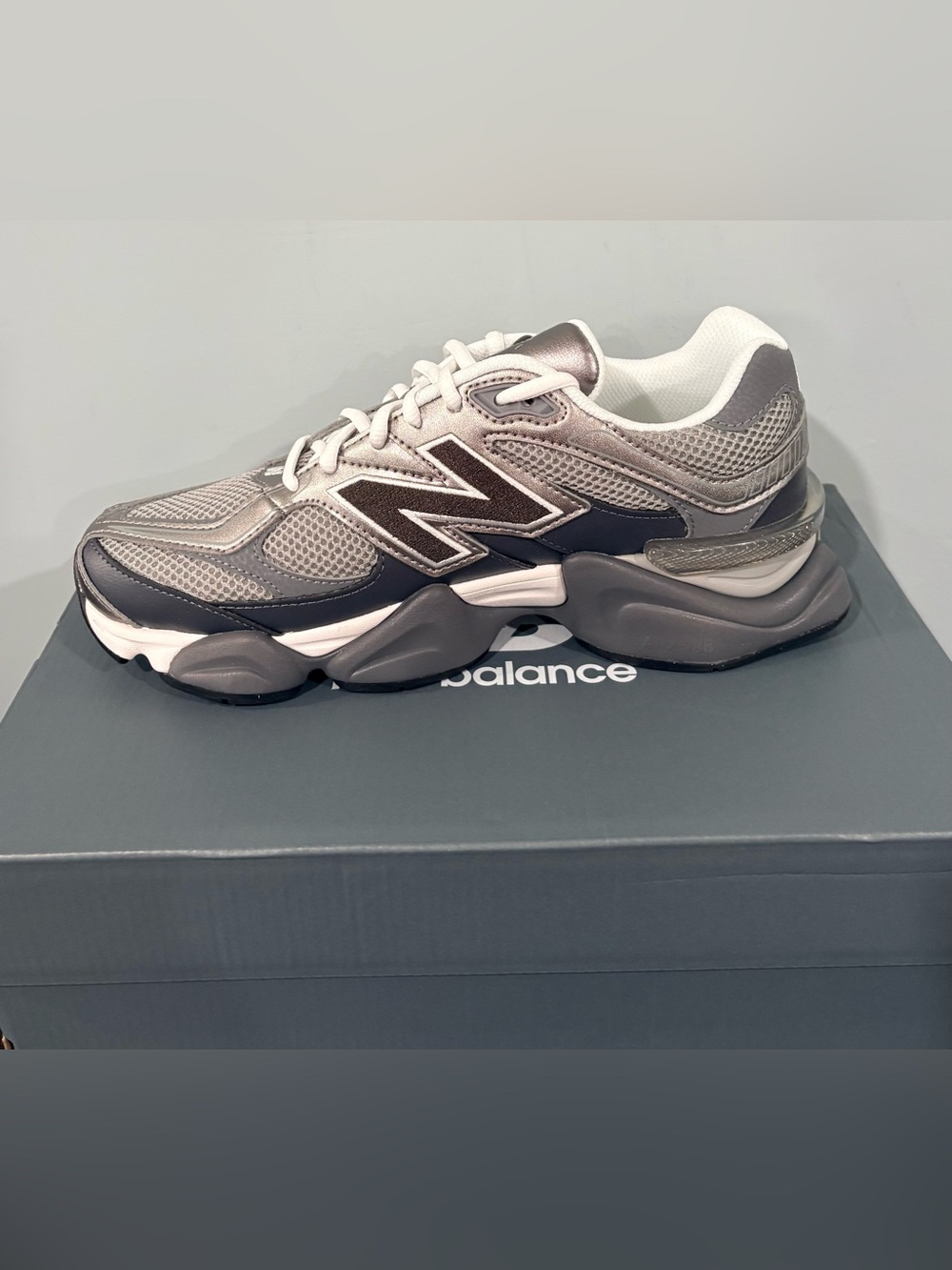 New Balance 9060 | Color Magnet | Faded Black | size: 9.5 in women’s